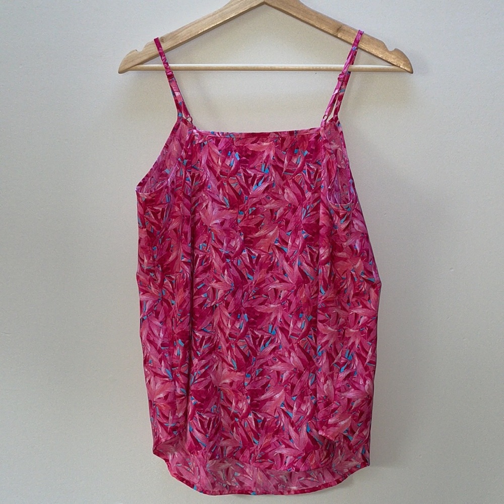 NWOT Lightweight Patterned Cami - Picture 5 of 8
